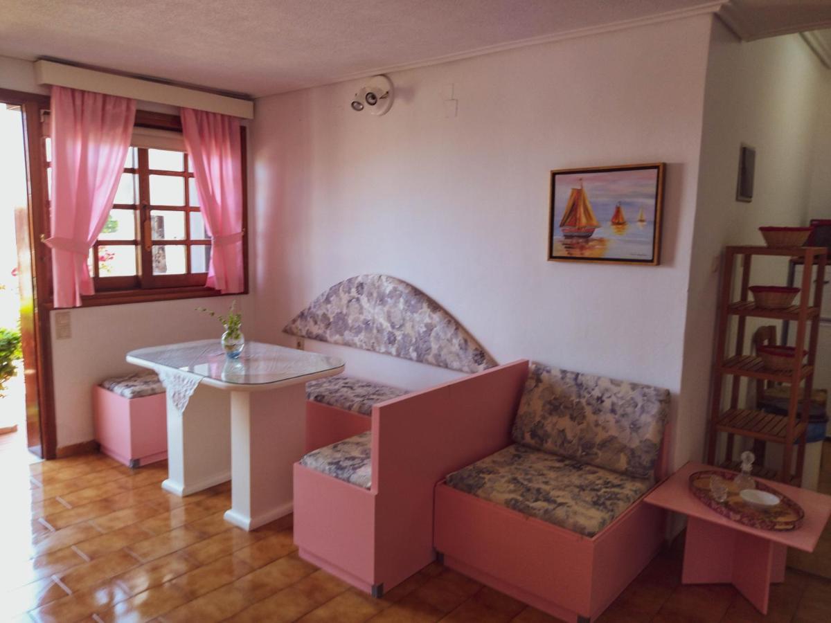 Ostria Apartments Kalives Калівес Екстер'єр фото